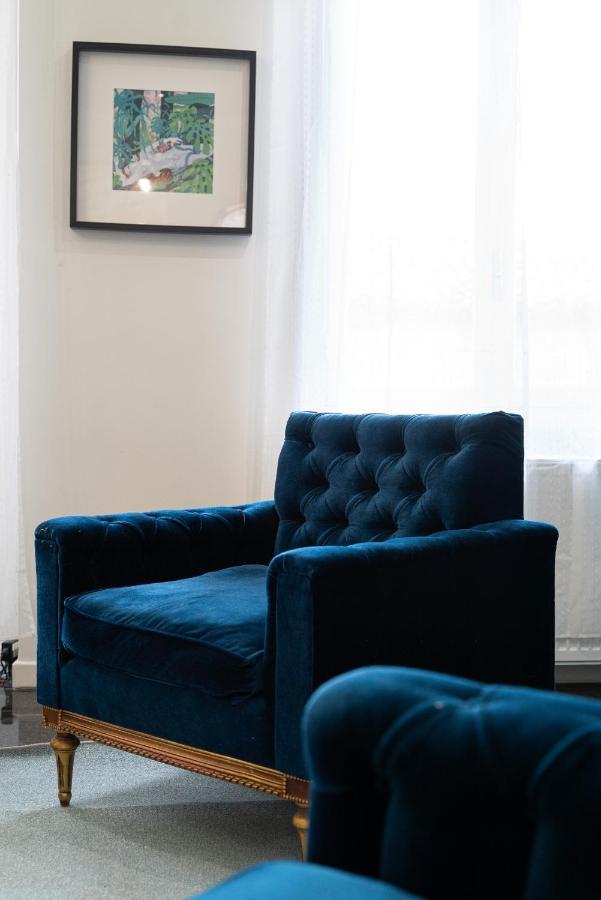 Spacious & Artistic Retro 2Bd Apt With Sauna Ateny Zewnętrze zdjęcie