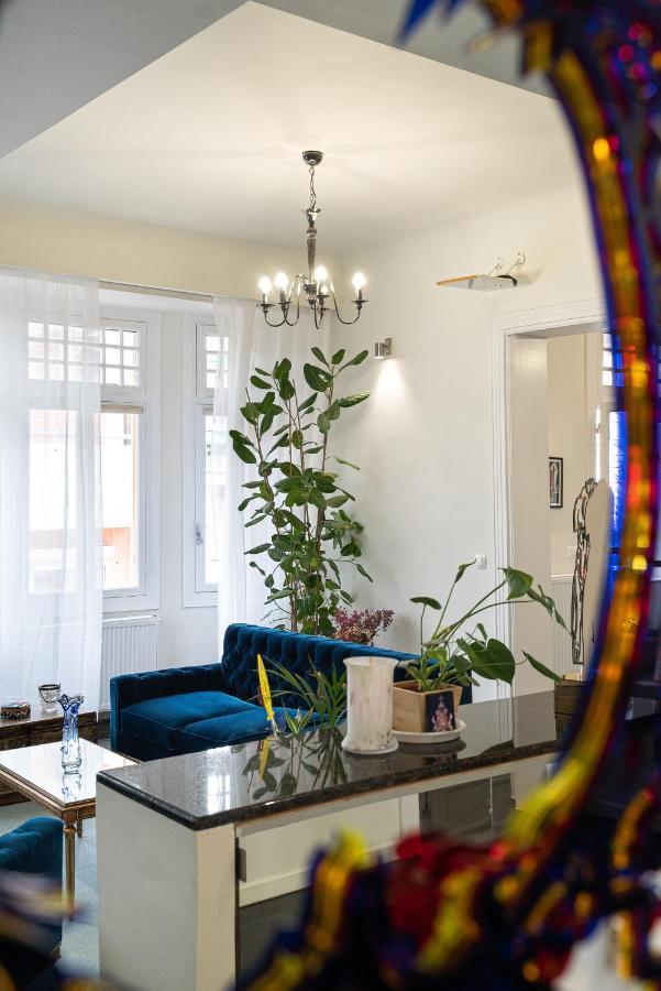 Spacious & Artistic Retro 2Bd Apt With Sauna Ateny Zewnętrze zdjęcie