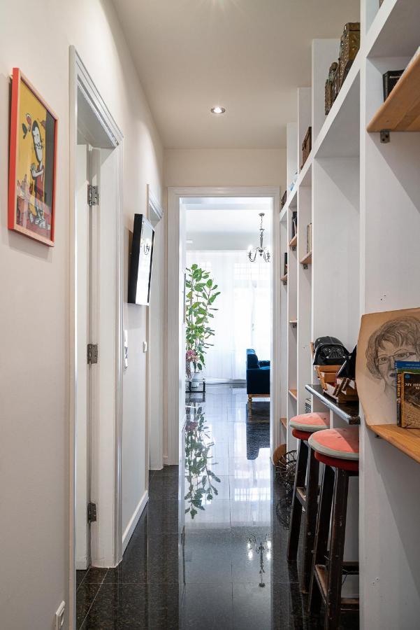 Spacious & Artistic Retro 2Bd Apt With Sauna Ateny Zewnętrze zdjęcie