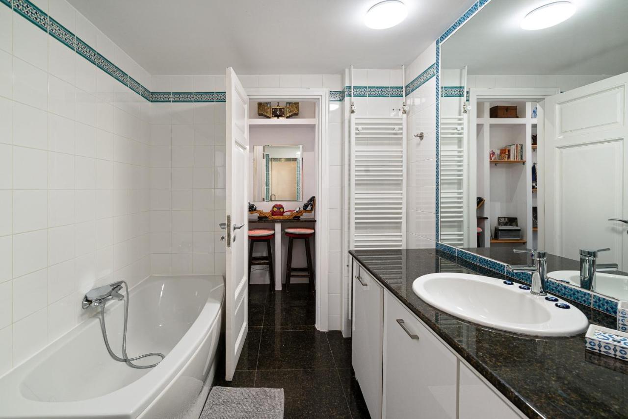 Spacious & Artistic Retro 2Bd Apt With Sauna Ateny Zewnętrze zdjęcie