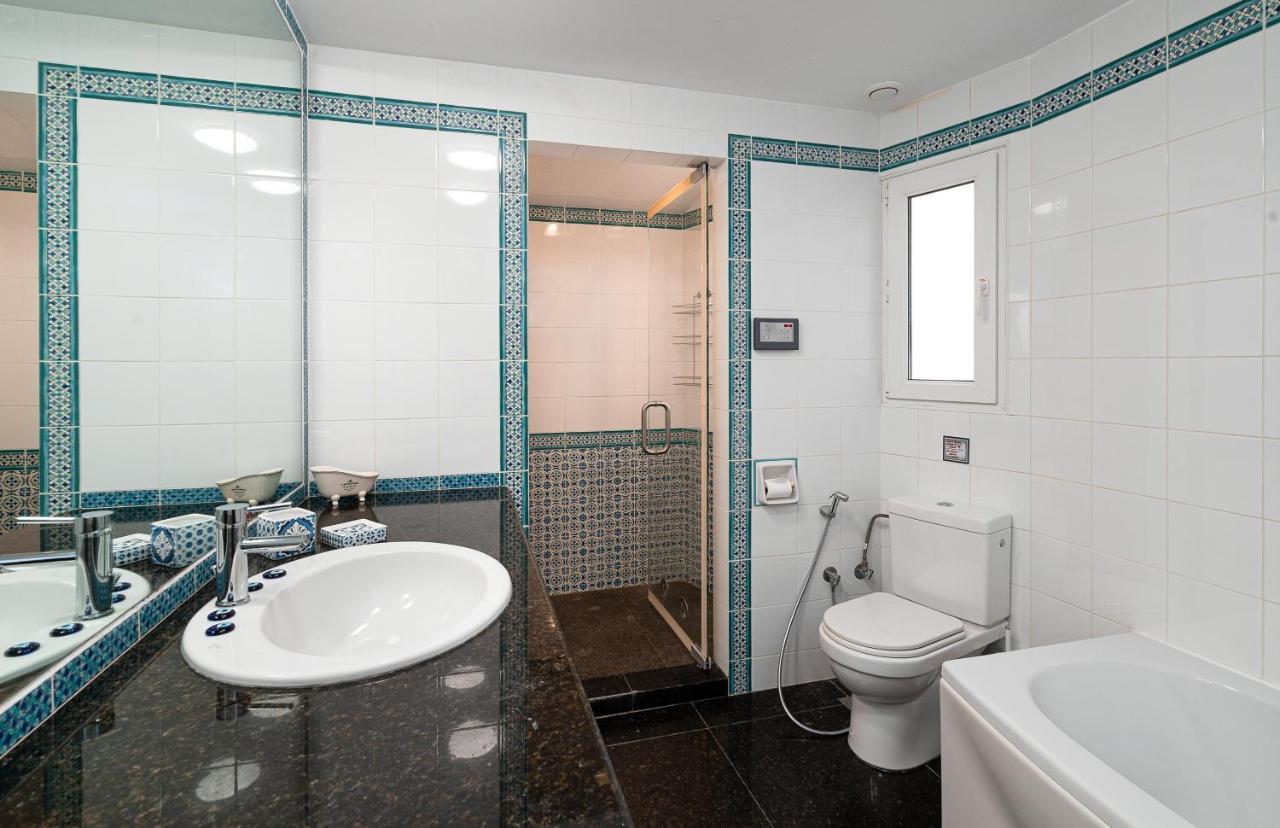 Spacious & Artistic Retro 2Bd Apt With Sauna Ateny Zewnętrze zdjęcie