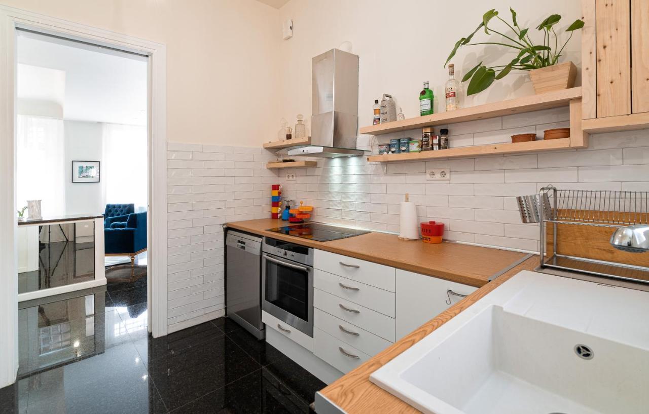 Spacious & Artistic Retro 2Bd Apt With Sauna Ateny Zewnętrze zdjęcie