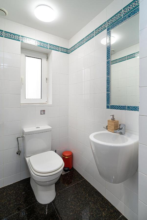 Spacious & Artistic Retro 2Bd Apt With Sauna Ateny Zewnętrze zdjęcie